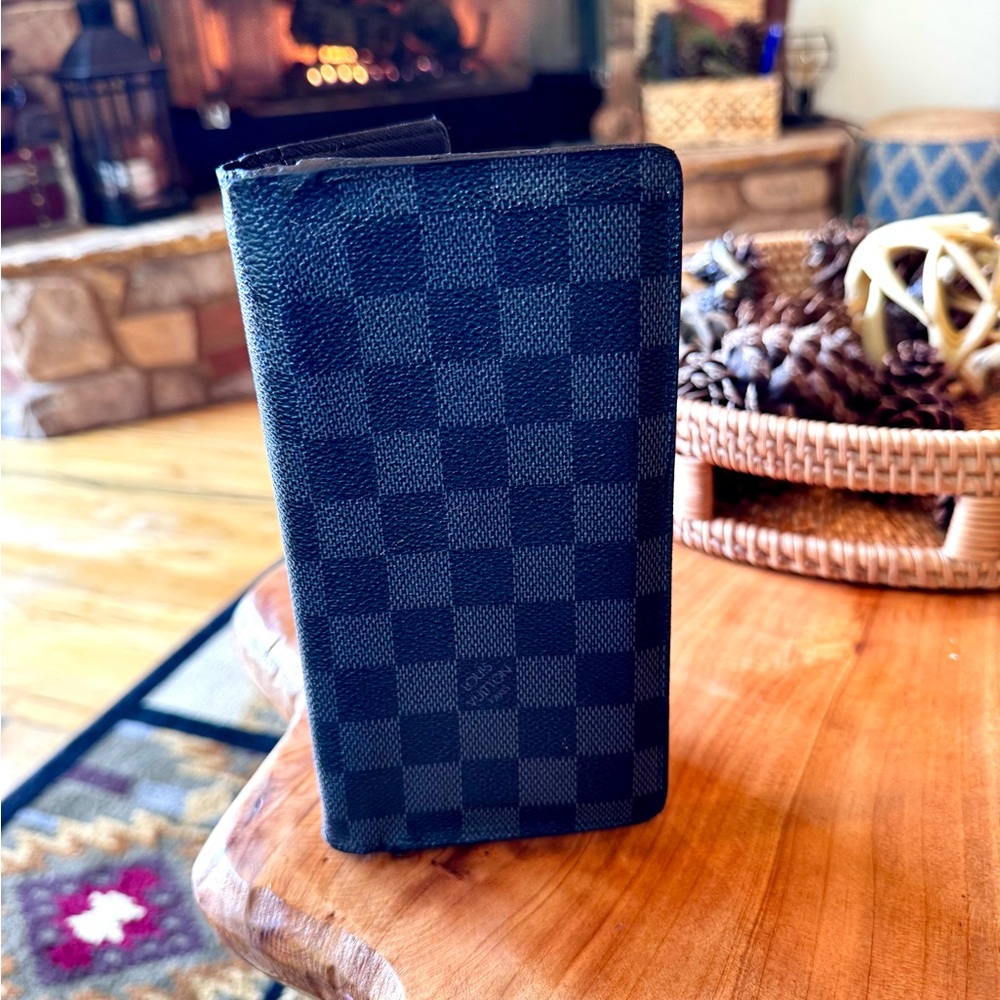 Louis Vuitton Damier Infini
Porte feiulle
Brazza Long Wallet Purse/authentic